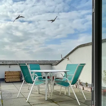 Chic Duplex W Rooftop Retreat