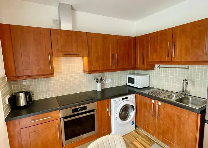 Chic Duplex W Rooftop Retreat