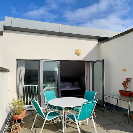 Chic Duplex W Rooftop Retreat Apartman *