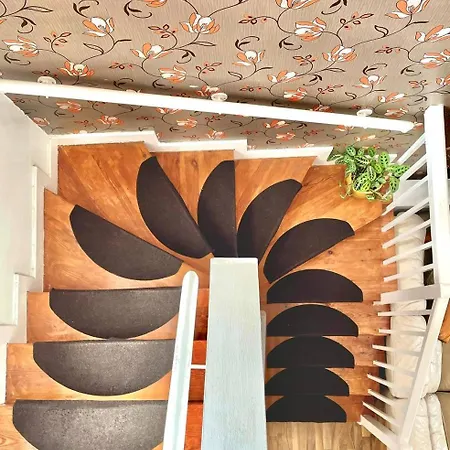 Chic Duplex W Rooftop Retreat *