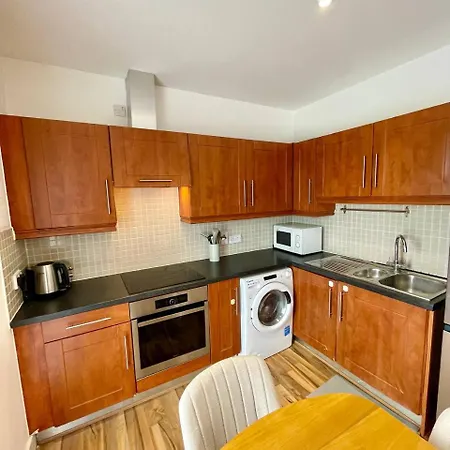 Chic Duplex W Rooftop Retreat